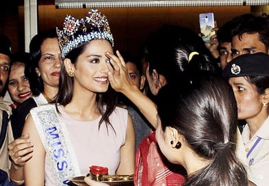 Miss World 2017 Manushi Chillar receives a grand welcome in India!